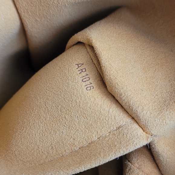 LOUIS VUITTON Cabas Raye GM - Picture 7 of 12